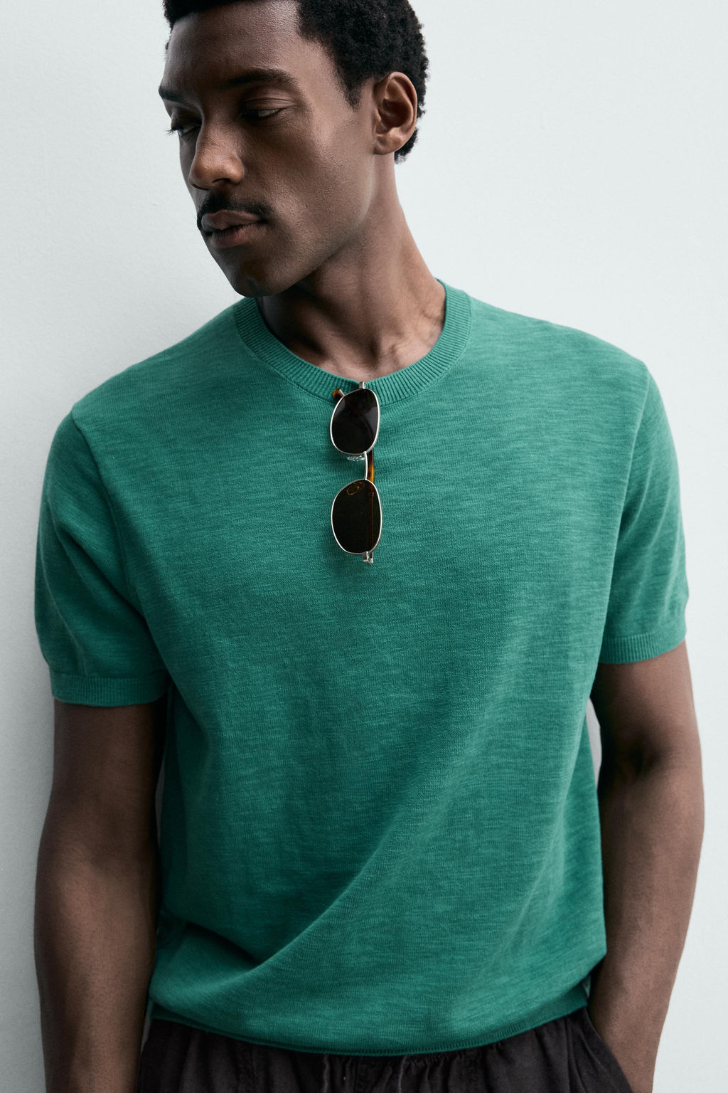 CAMISETA PUNTO REGULAR FIT / Verde