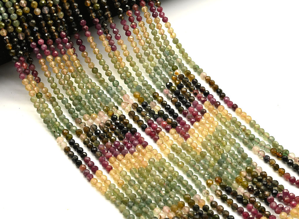 Бусины из турмалина шарик гр.4мм, 38см, 100 бусин Радуга камня