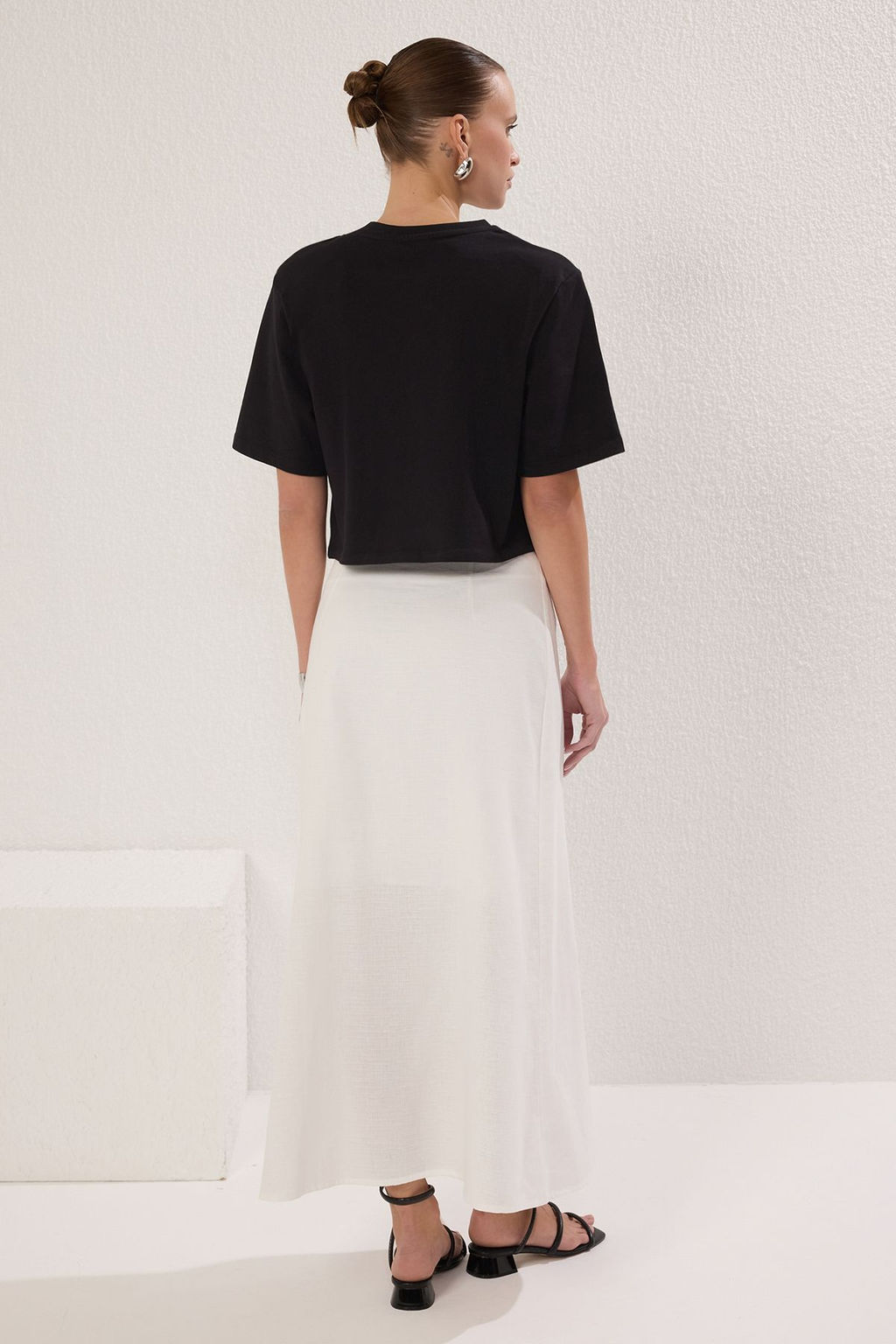 TRENDYOLMILLA Yag Yesili Dugme Detayl? Y?rtmacl? Keten Gorunumlu Astarl? Maxi Dokuma Etek TWOSS25ET00123 фото 7