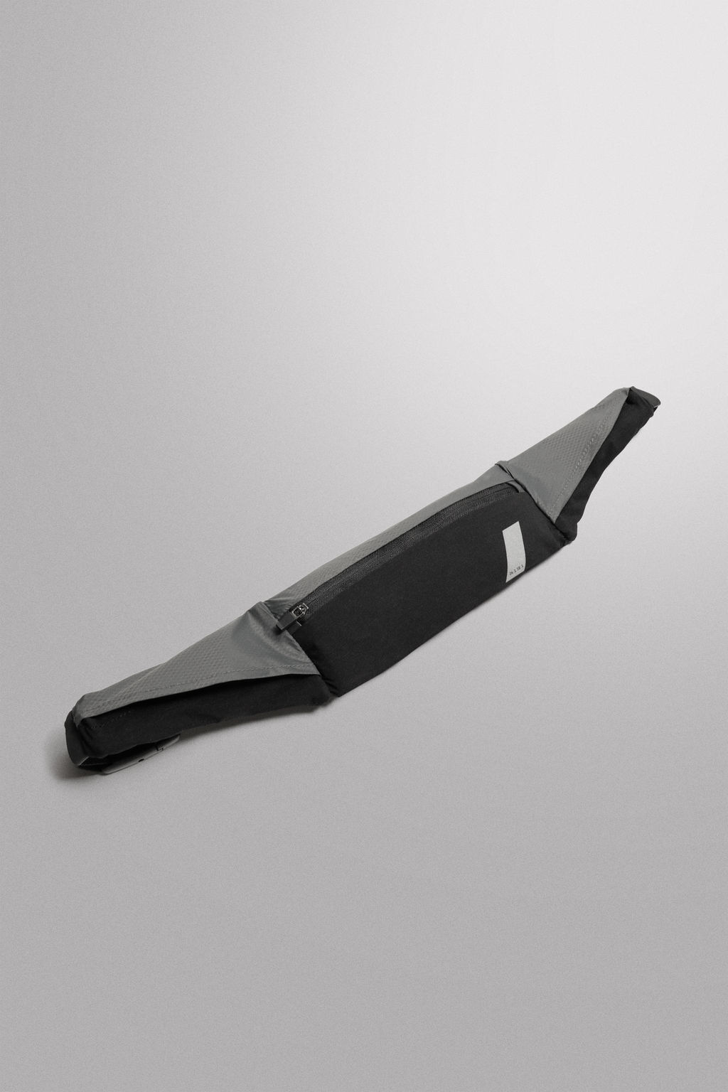 TECHNICAL SPORTS BELT BAG