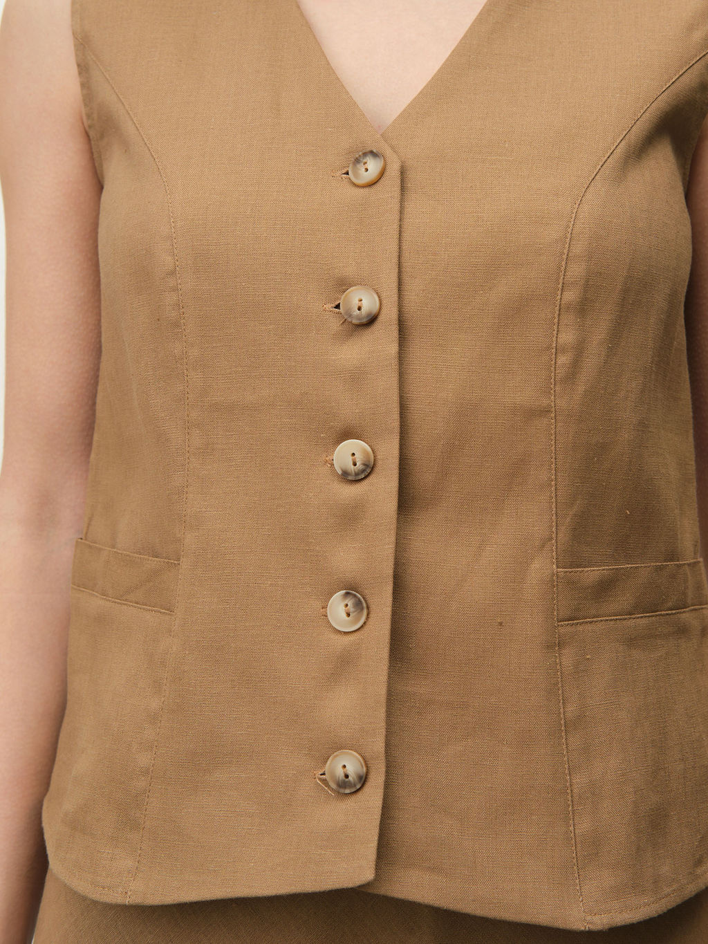 Жилет льняной 7025 кэмел
