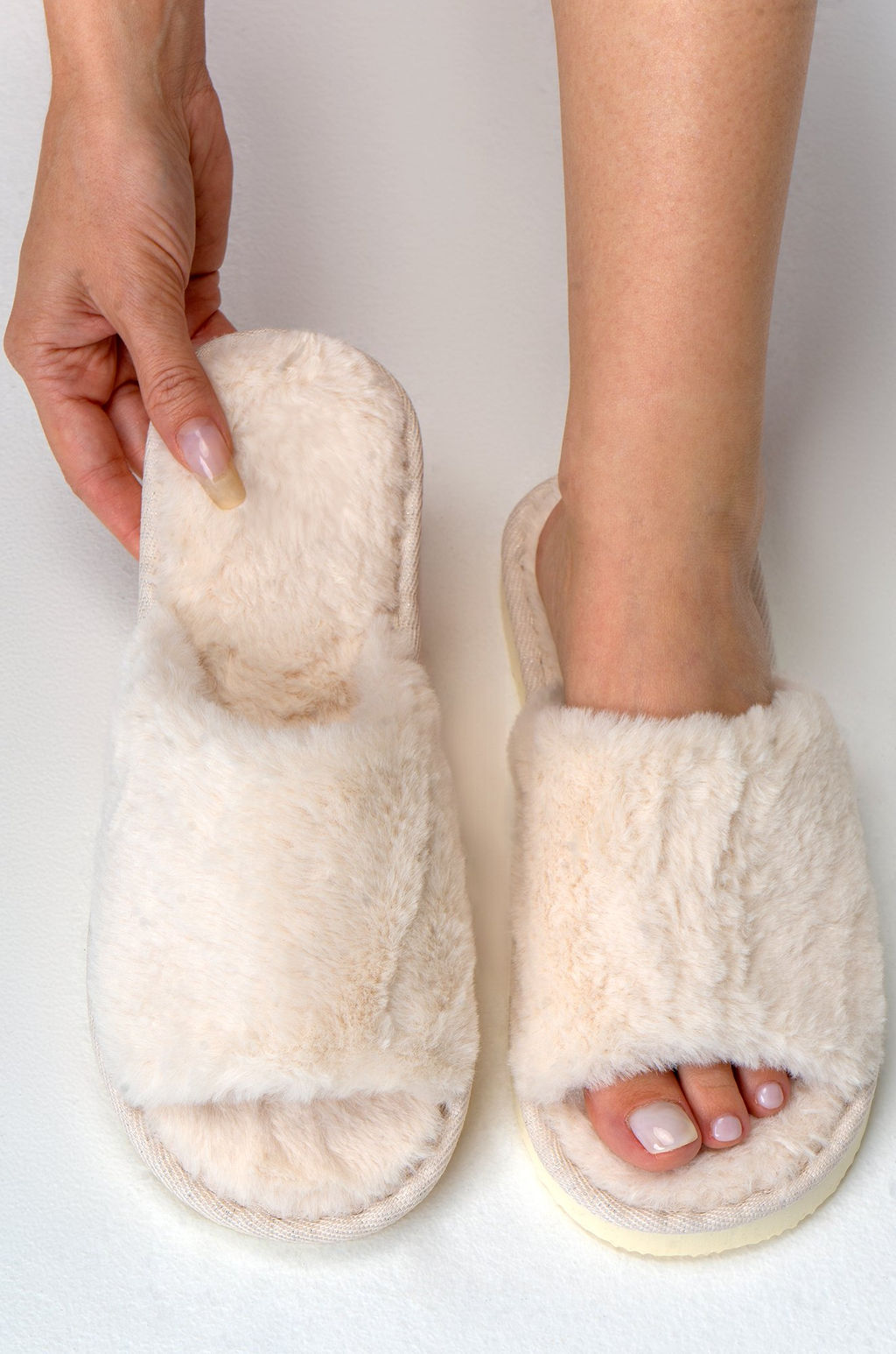 Женские открытые меховые тапочки Happy Fox Home  фото 5