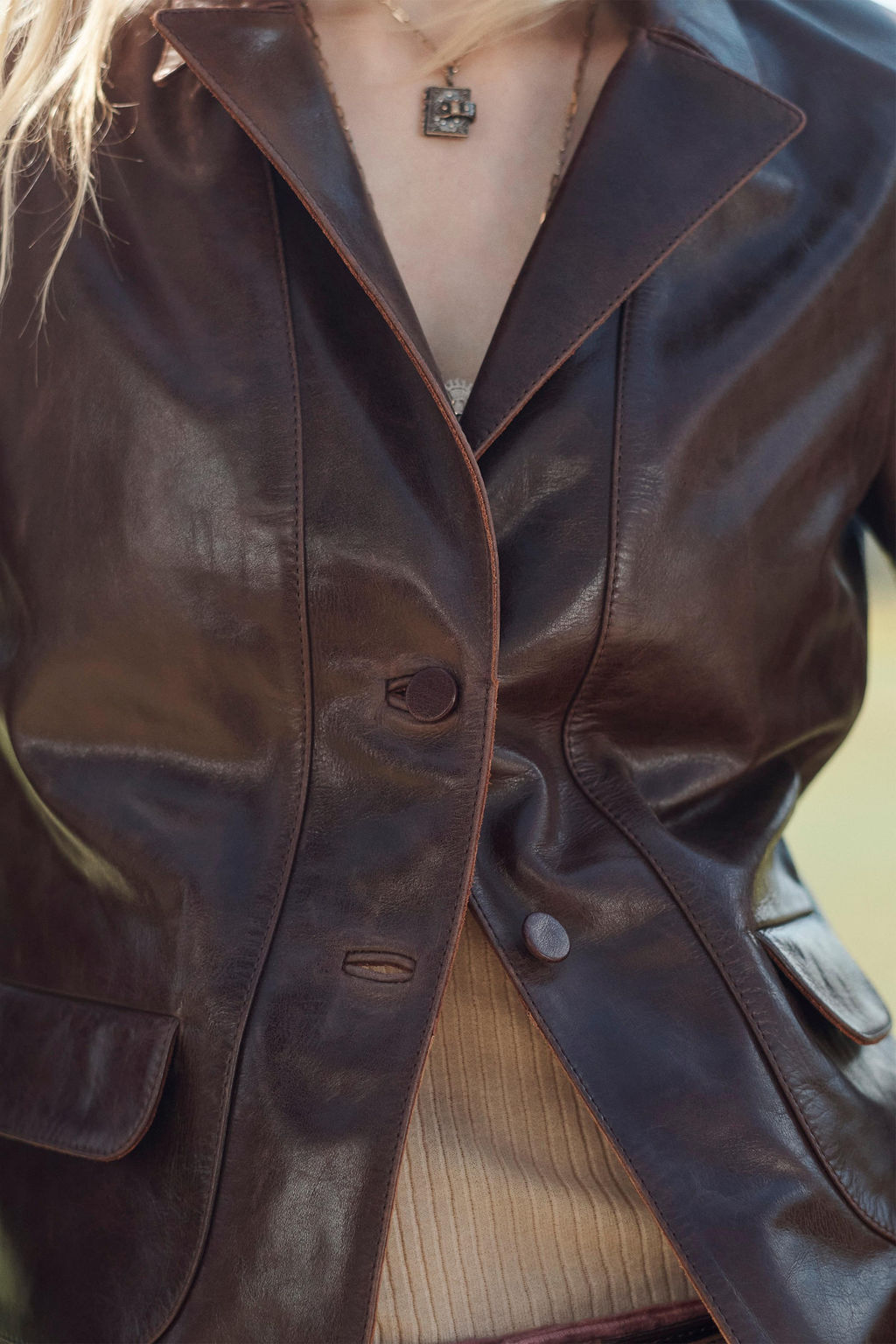 LIMITED EDITION 100% LEATHER CROPPED BLAZER - Zara фото 3