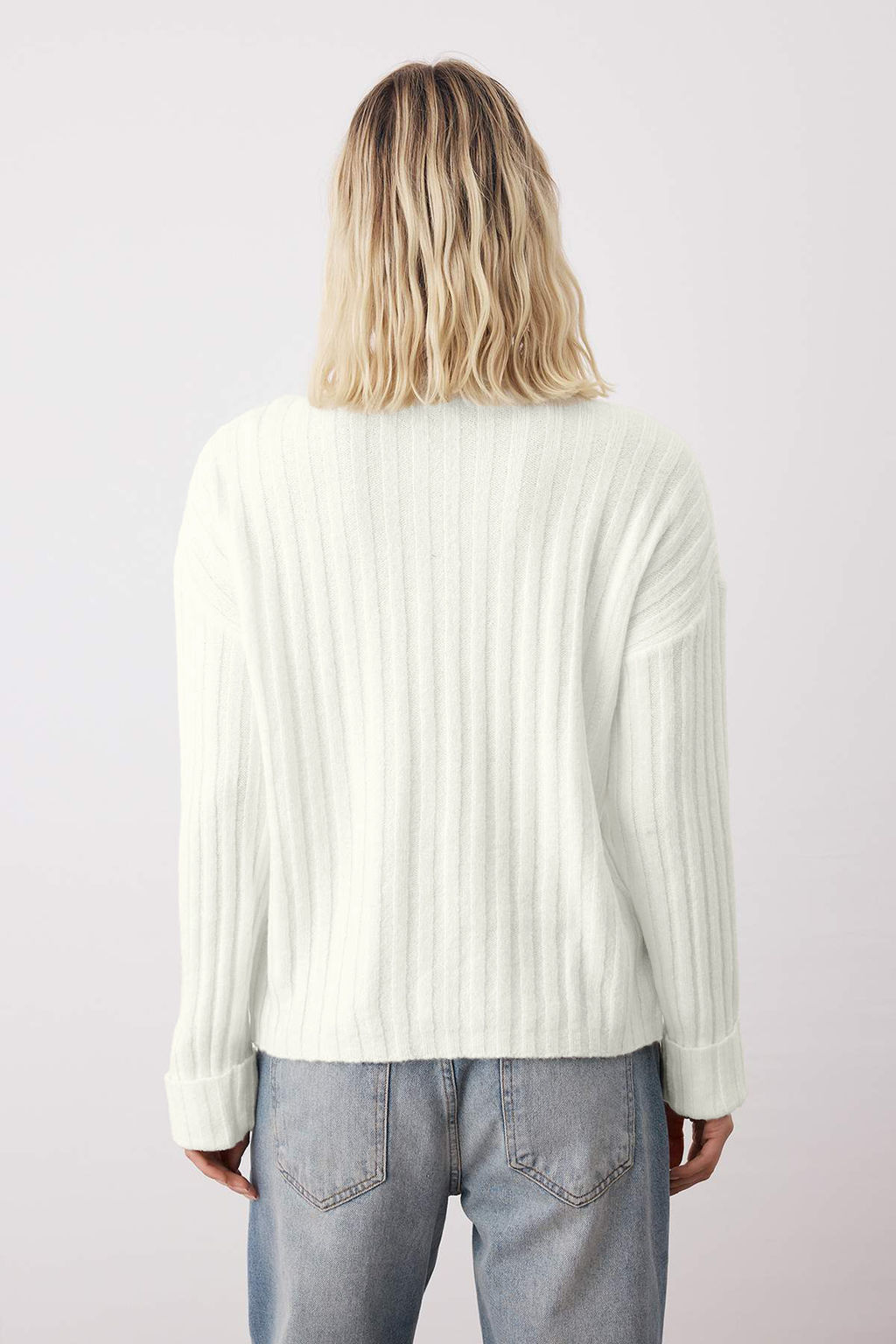 Ekru Genis Kal?p Yumusak Dokulu Dik Yaka Triko Kazak TWOAW21KZ0783