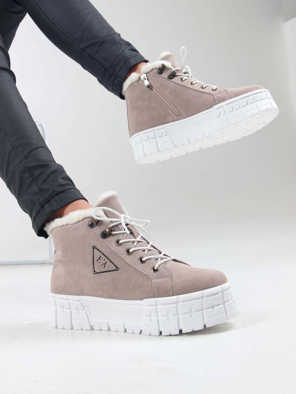 Ботинки 243.212131w. каменный замша/Шерсть