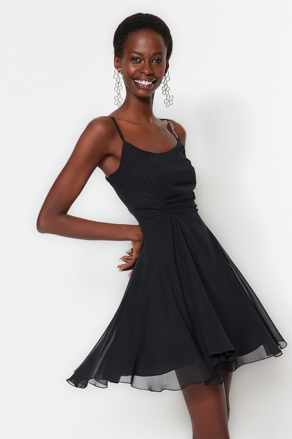 TRENDYOLMILLA Siyah A-Kesim Astarl? Dokuma Sifon K?sa Abiye Gece Elbise TPRSS23EL00033  фото 10