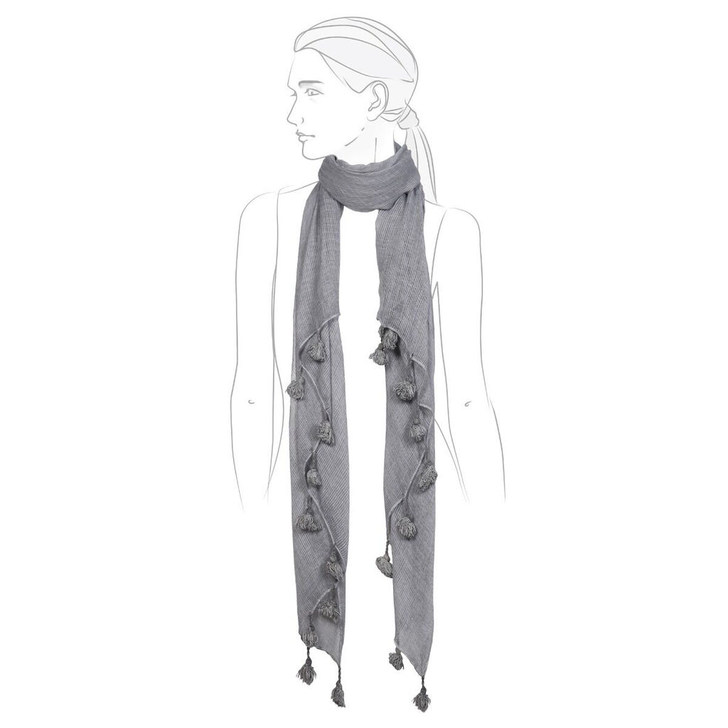 Палантин из вискозы серого цвета с кисточками - Модные истории фото 4