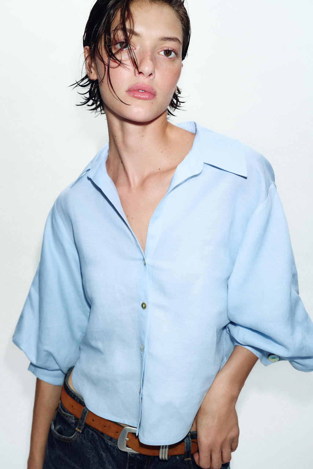 CAMISA MANGA ABULLONADA CON LINO / Celeste - Zara фото 2
