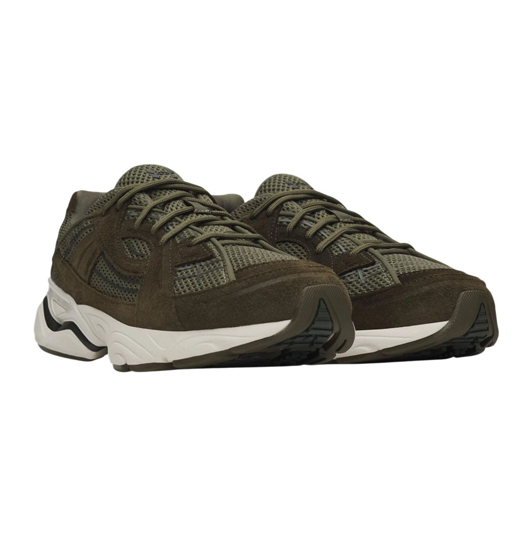 Кроссовки взрослые