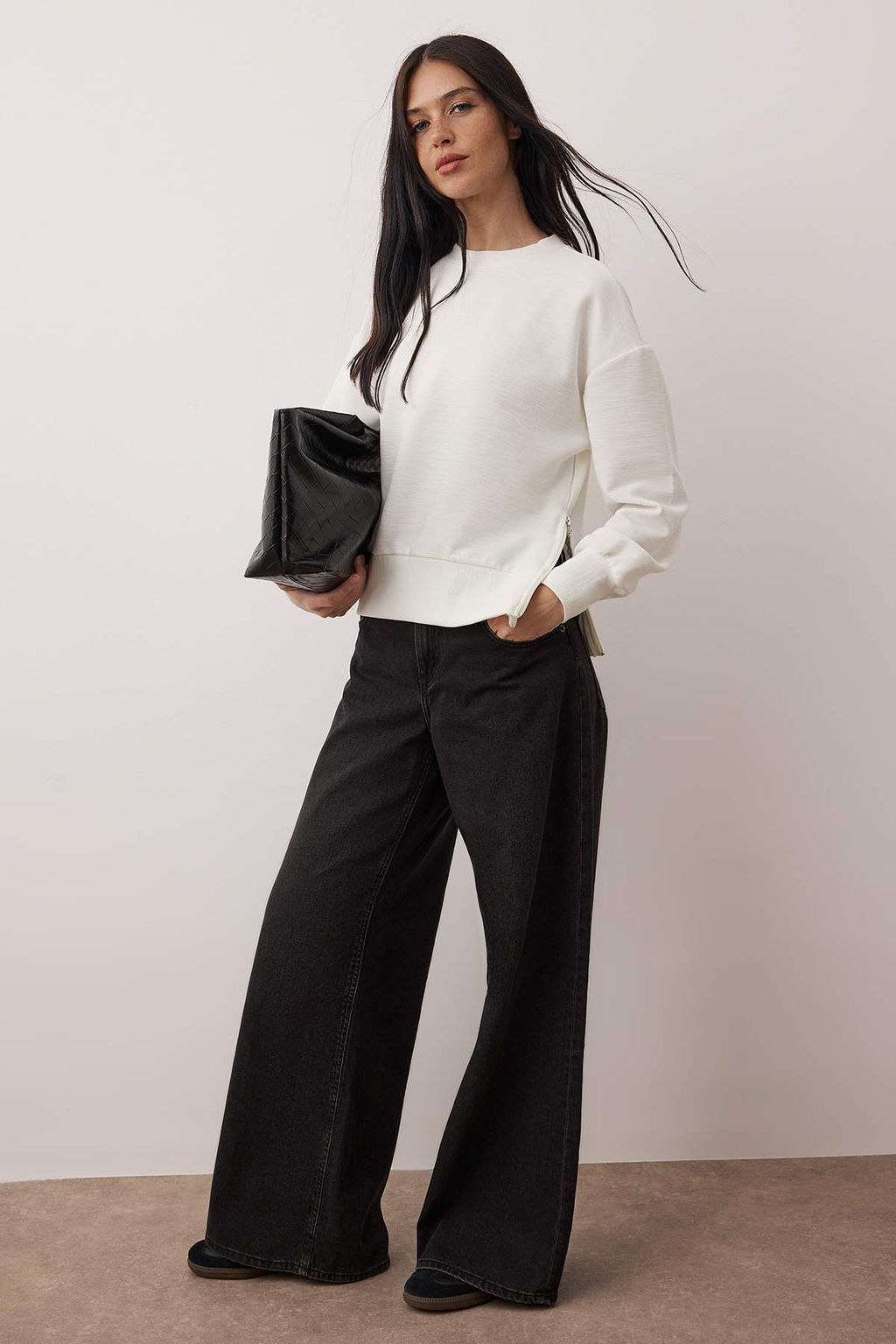 Ekru Fitilli Regular/Normal Kal?p Orme Sweatshirt TWOAW26SW00046 - Trendyolmilla фото 2