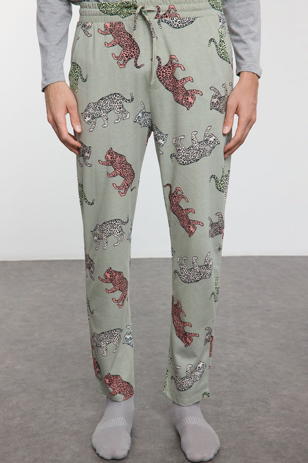 TRENDYOL MAN Gri Regular Fit Kaplan Desenli Couple/Cift Orme Pijama Tak?m? TMNAW25PT00051 - Trendyolmilla фото 5