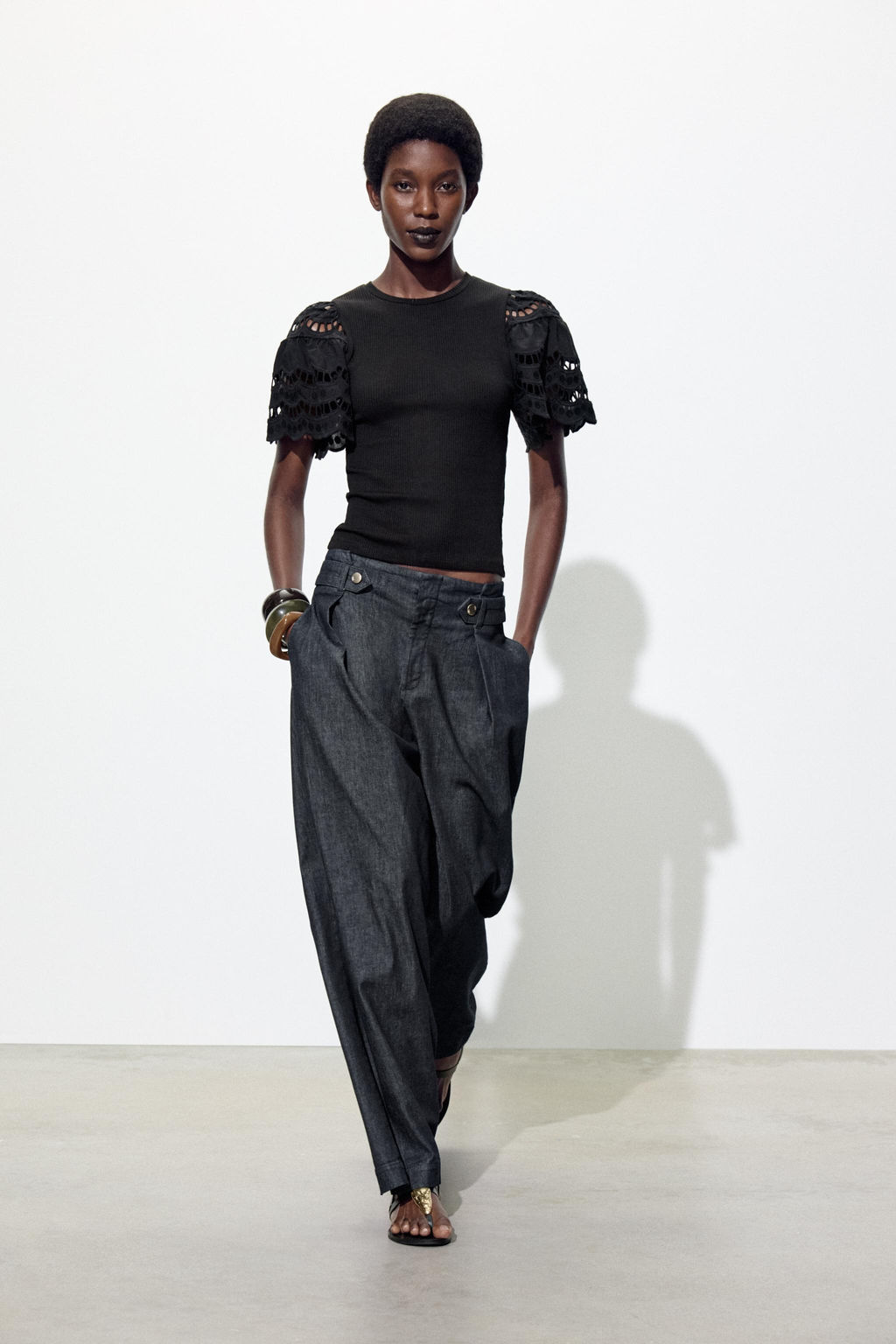 TANK TOP WITH SLEEVE EMBROIDERY - Zara фото 17