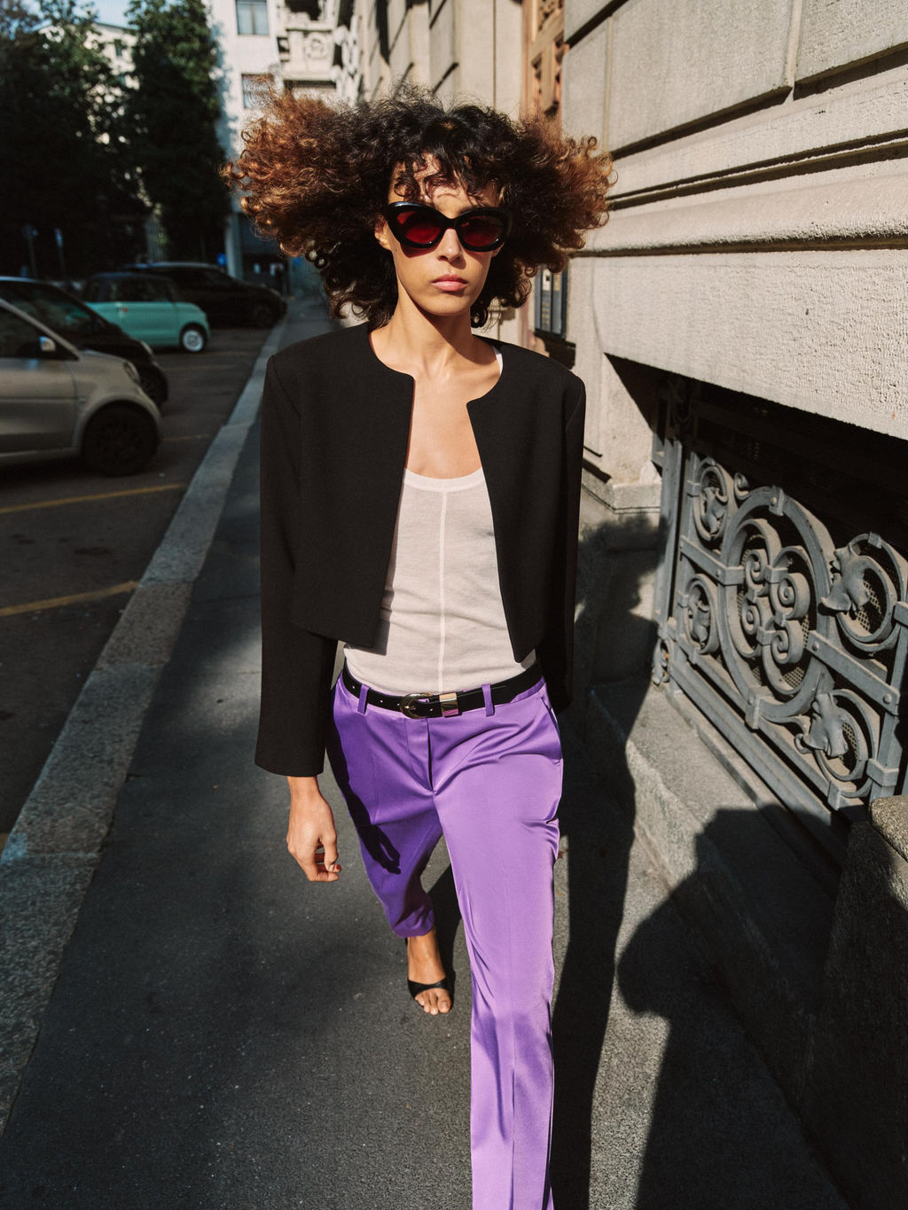 BLAZER CORTA HOMBRERAS / Negro