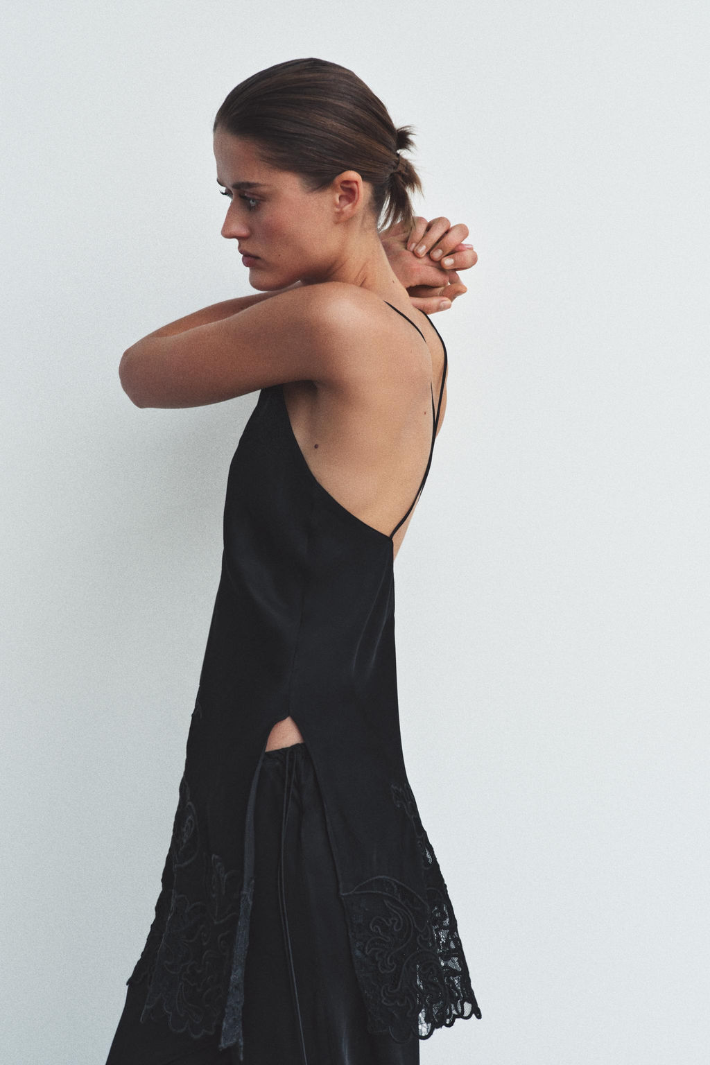 TOP TIRANTES VISCOSA 100% BORDADOS / Negro - Zara фото 4