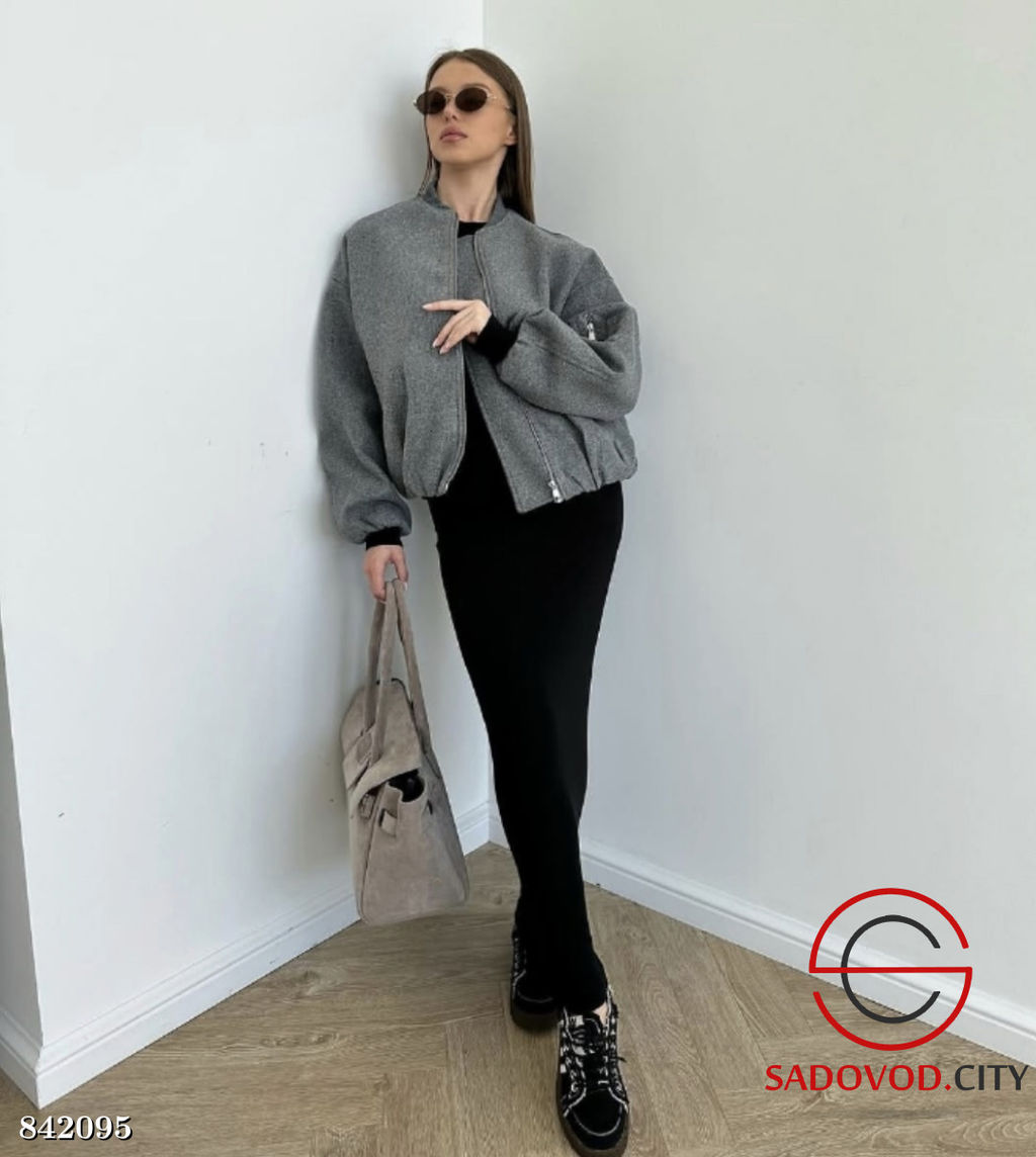 Бомбер женский весенний