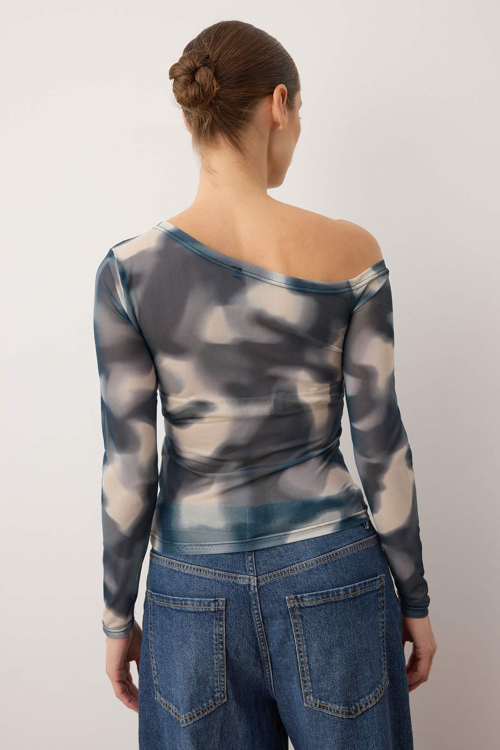 Petrol Soyut Desenli Tul Astarl? Asimetrik Yaka Orme Bluz TWOAW24BZ00051