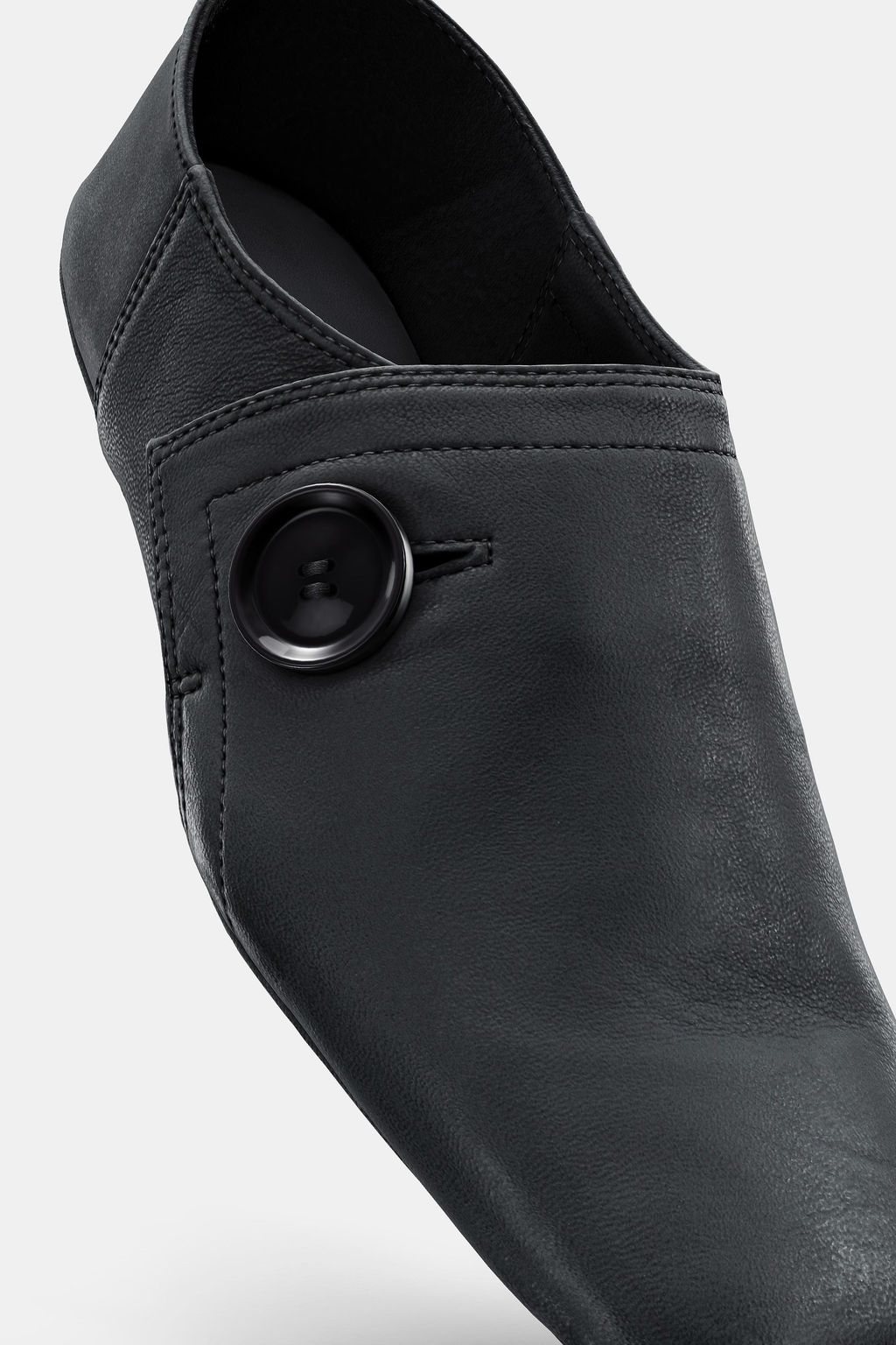 FLAT LEATHER SHOES WITH BUTTON DETAIL - Zara фото 9