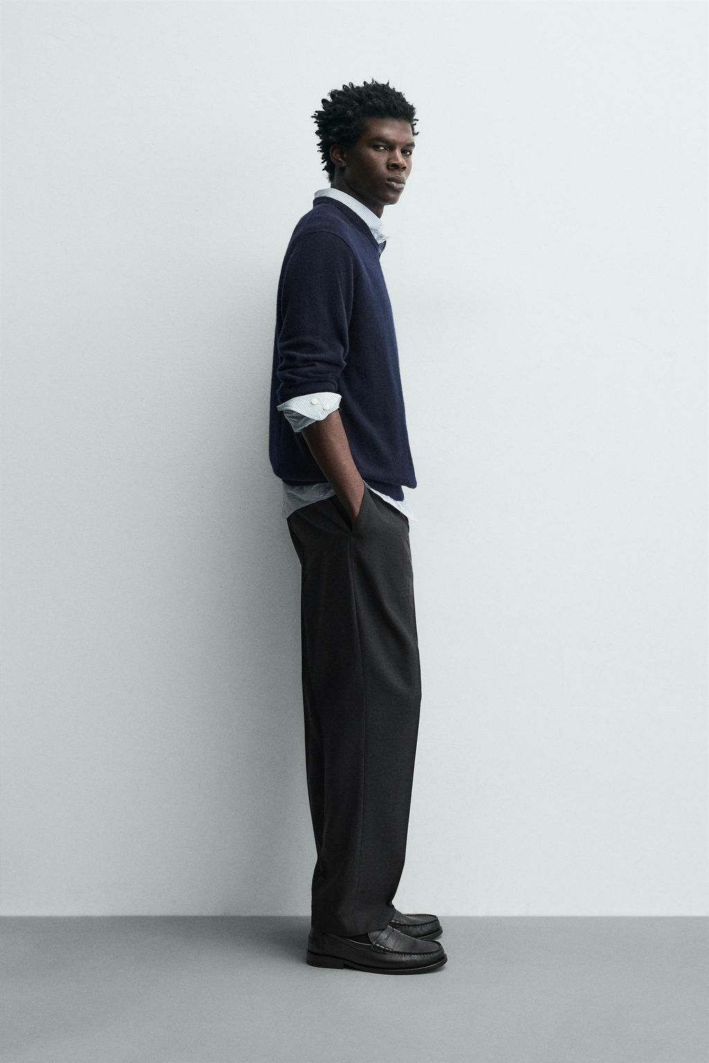 REGULAR FIT PLEATED TROUSERS - Zara фото 4