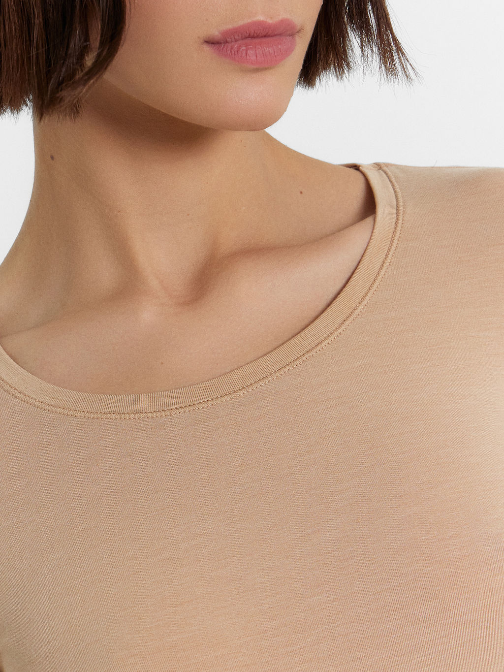 Джемпер термо женский в бежевом цвете нюд 602332 - Mark formelle фото 7