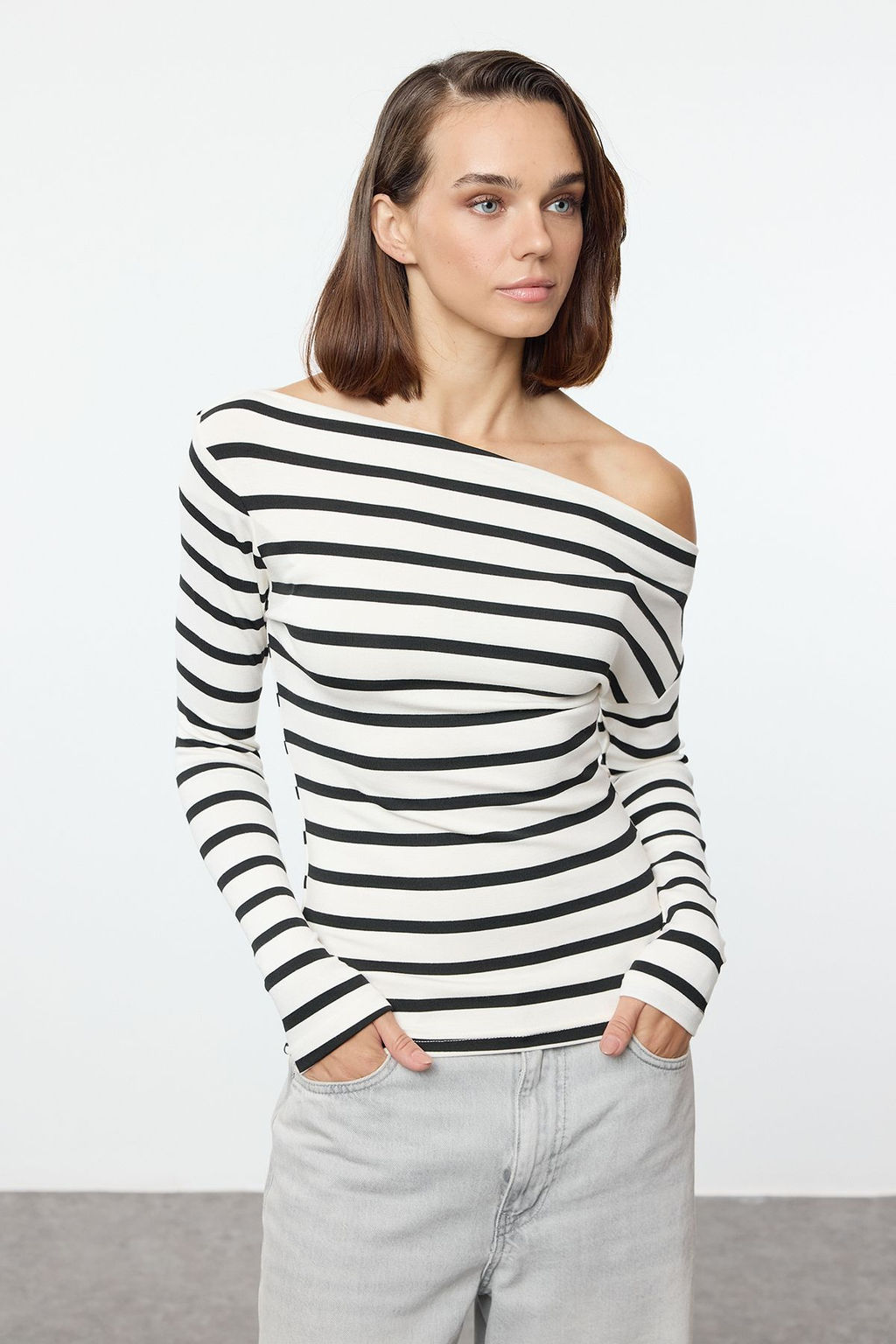 Lacivert Cizgili-Ekru Soft Touch/Yumusak Kumasl? Vucuda Oturan Esnek Orme Bluz TWOAW25BZ00063 - Trendyolmilla фото 9