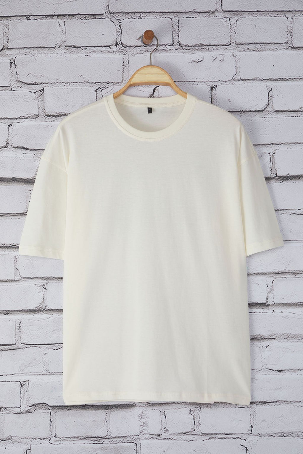 TRENDYOL MAN Ekru Oversize/Genis Kesim Berlin S?rt Bask?l? %100 Pamuk T-Shirt TMNSS25TS00157 - Trendyolmilla фото 3