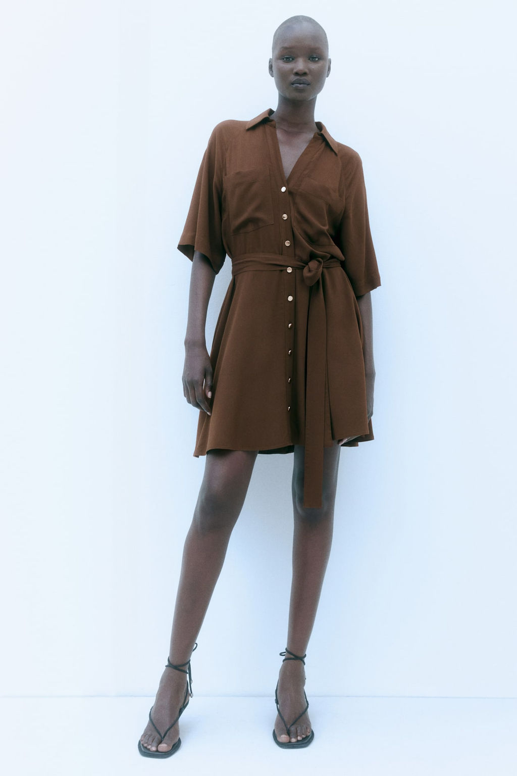Vestido camisero con cinturon de anudar - H&m фото 2