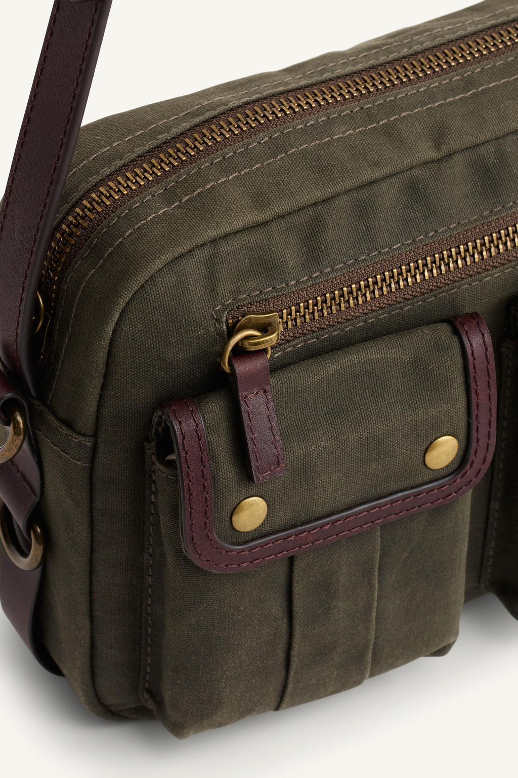 LIMITED EDITION CROSSBODY BAG WITH POCKET