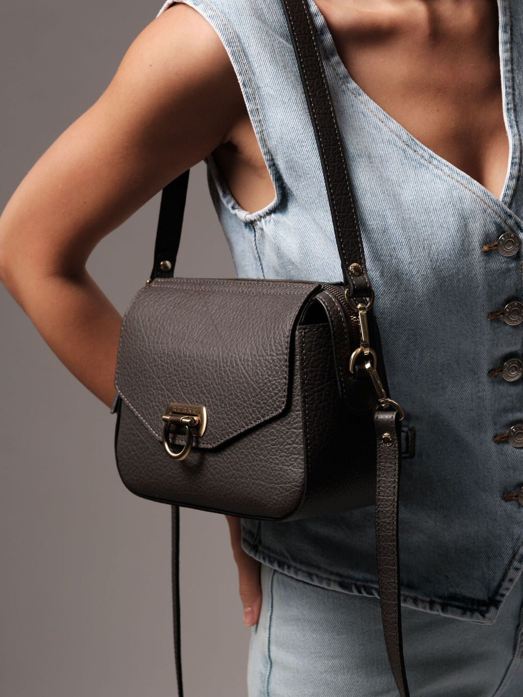 Сумка кожаная через плечо Azaro 3684 темный лес