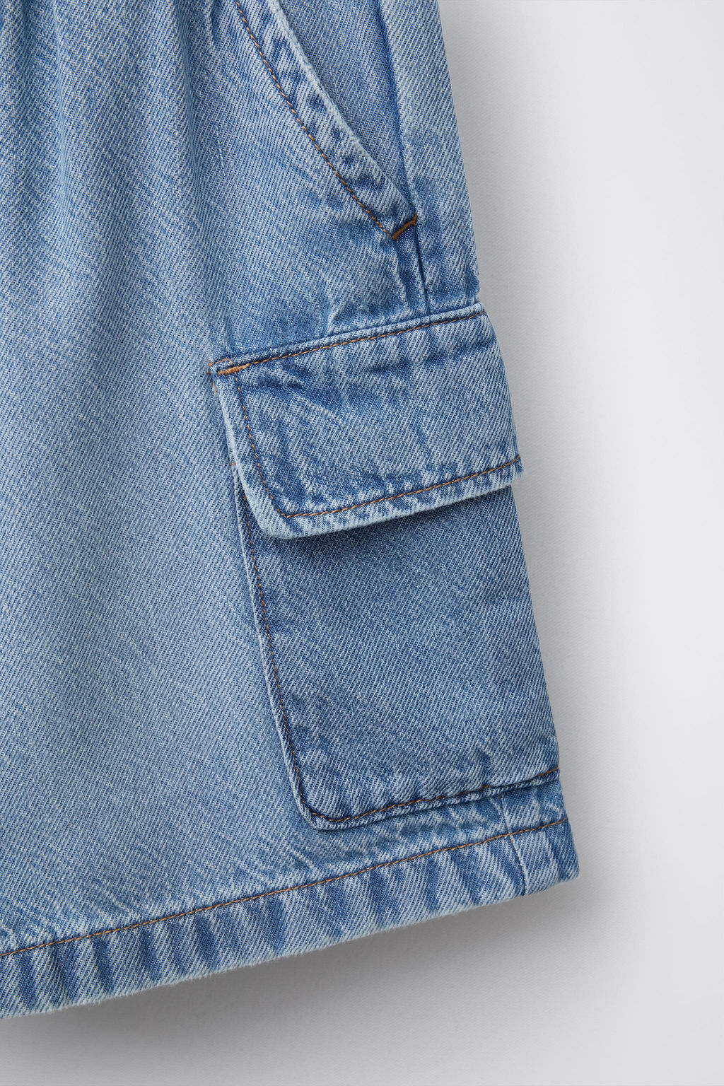 LOOSE FIT DENIM CARGO BERMUDA SHORTS - Zara фото 3