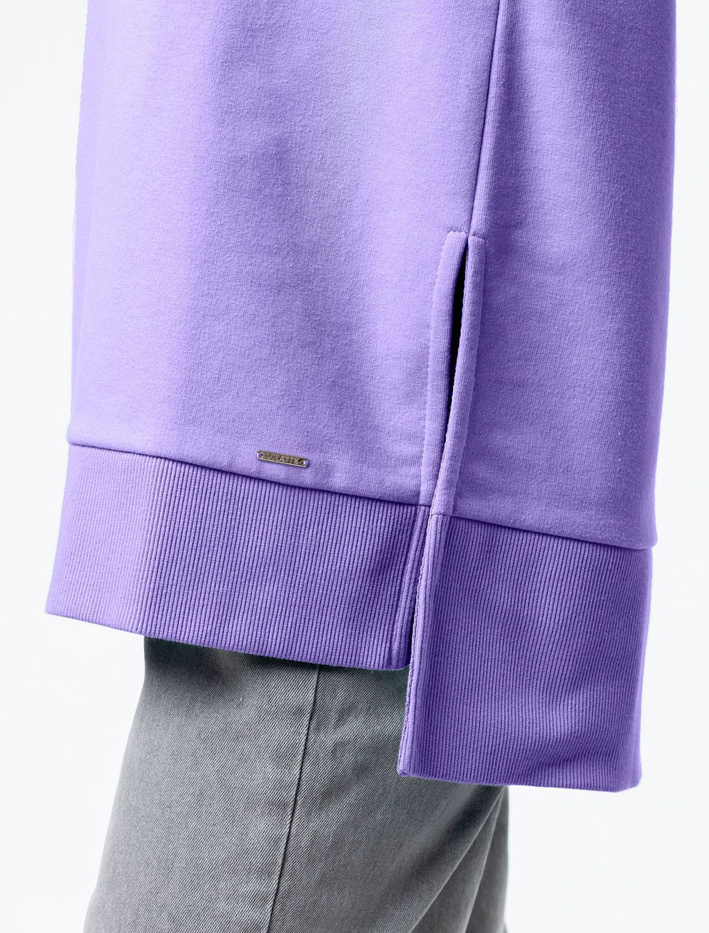 Свитшот с пышными рукавами и разрезами из футера трехнитки - Vilatte фото 2