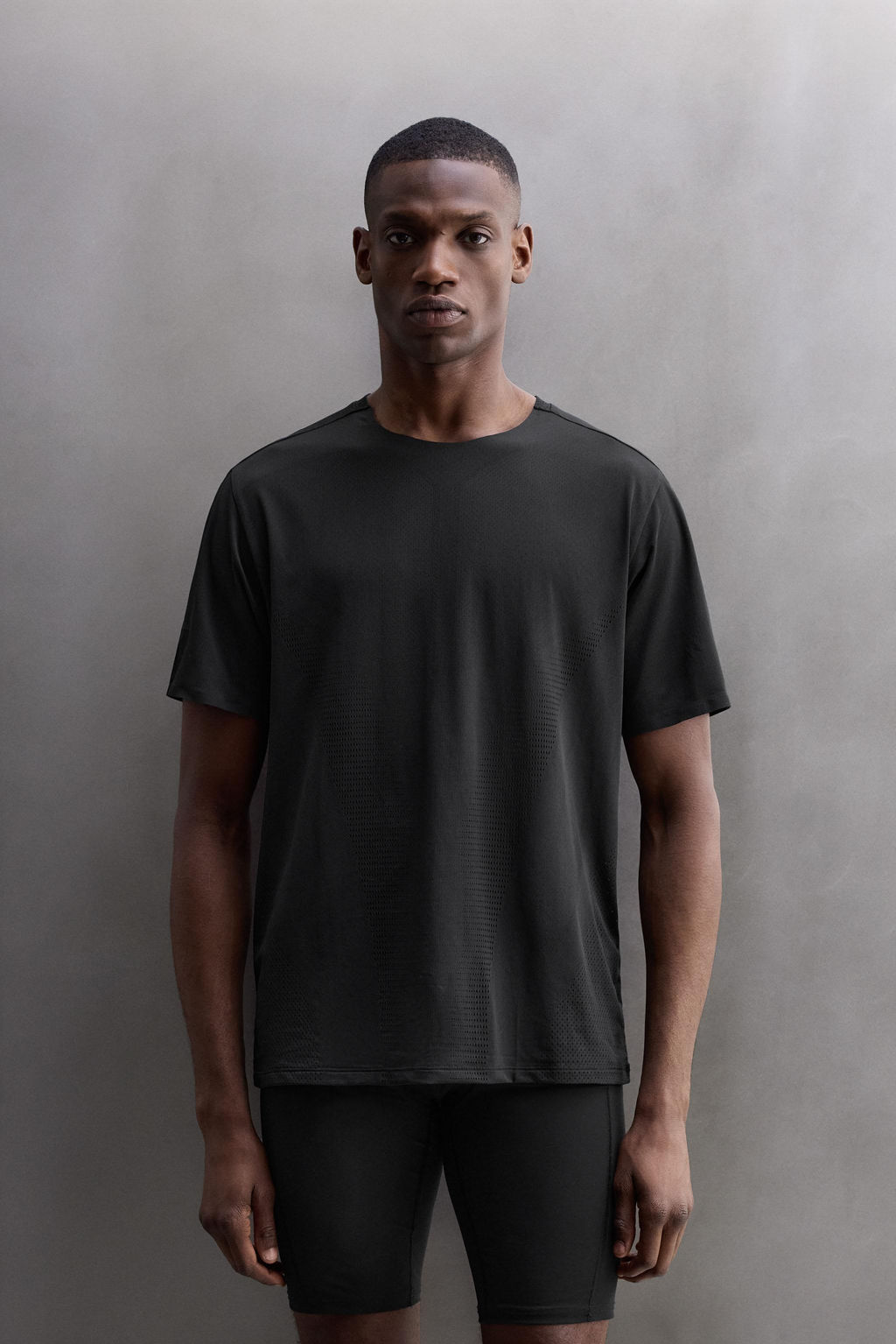 PERFORATED TECHNICAL T-SHIRT - Zara фото 2