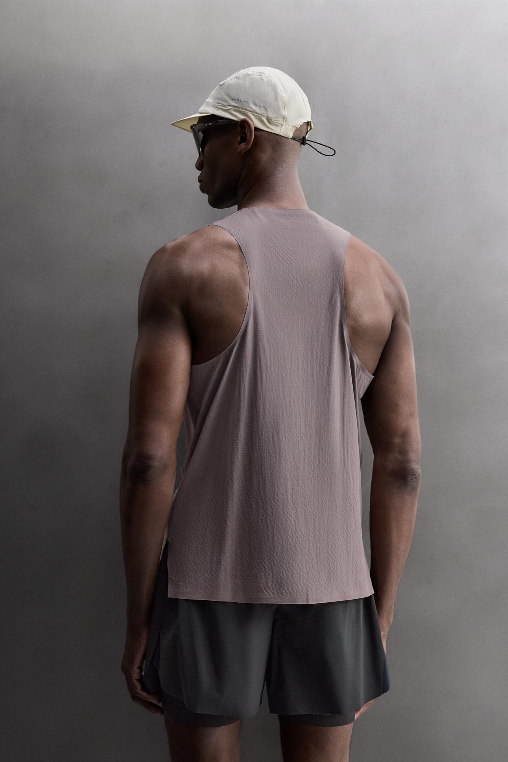 CAMISETA TANK LIGERA RUNNING / Morado
