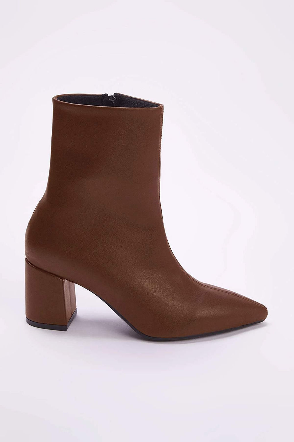 Siyah Sivri Burun Kad?n Blok Topuklu Yar?m Bot
TAKAW26BO00067 - Trendyolmilla фото 9