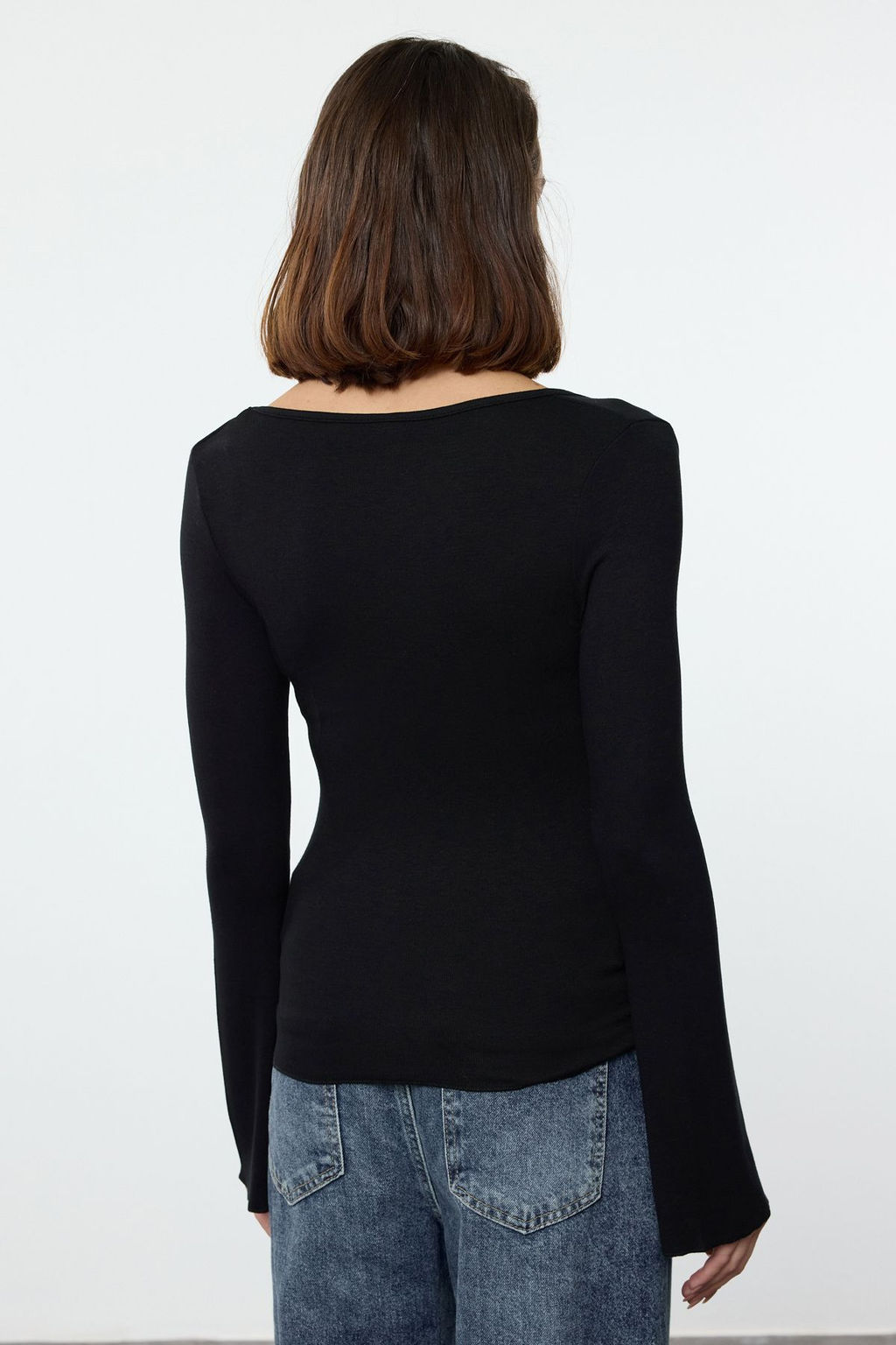 Trendyolmilla Siyah Fitted/Vucuda Oturan Dikis Detayl? Havuz Yaka Esnek Orme Bluz TWOAW25BZ00227 фото 5