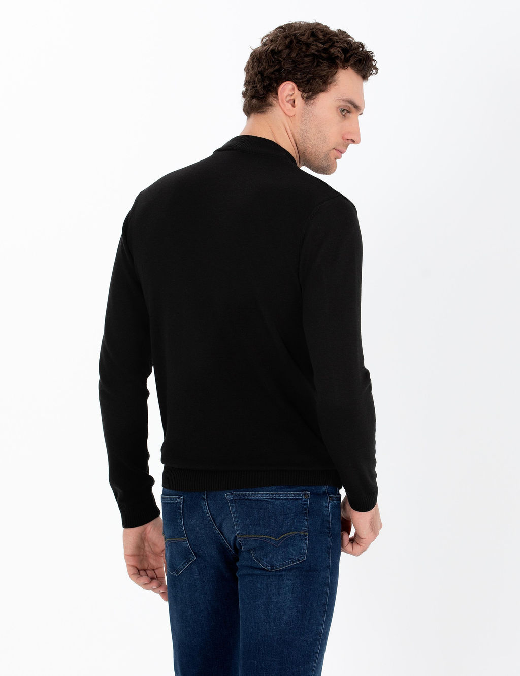 Черный базовый трикотажный свитер стандартного кроя с четверть-черепаховым воротником - Cacharel фото 5