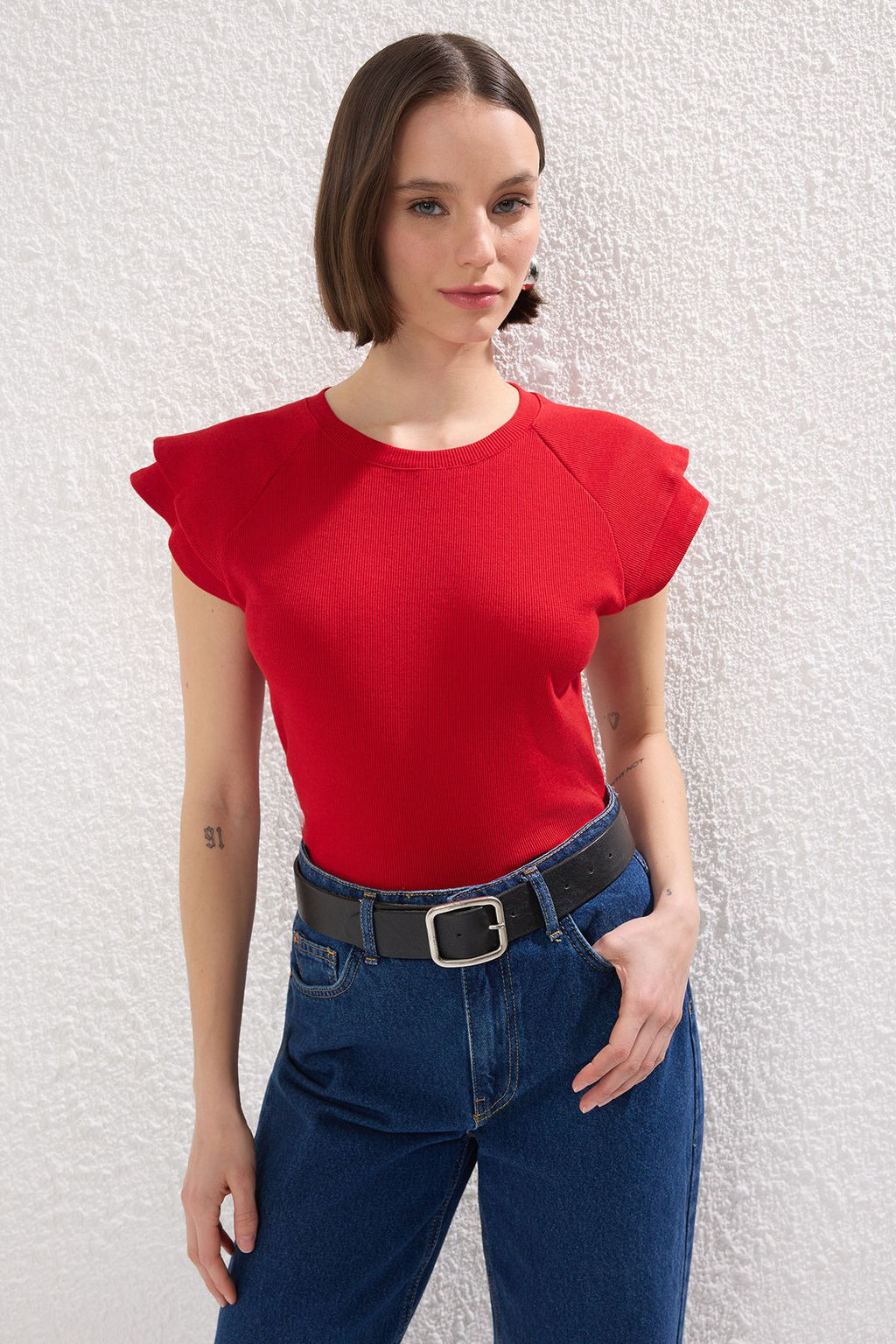 K?rm?z? Kollar? F?rf?rl? Fitted/Vucuda Oturan Fitilli Orme Bluz TWOSS25BZ00483