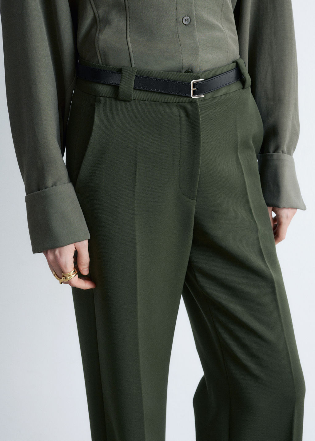 Pantalones rectos con pliegues marcados - H&m фото 11