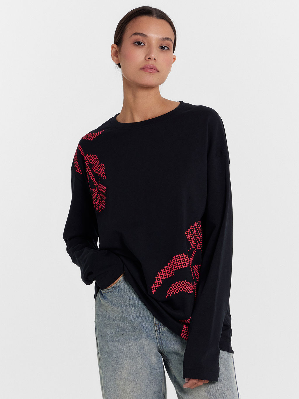 Джемпер женский черный с цветочным орнаментом