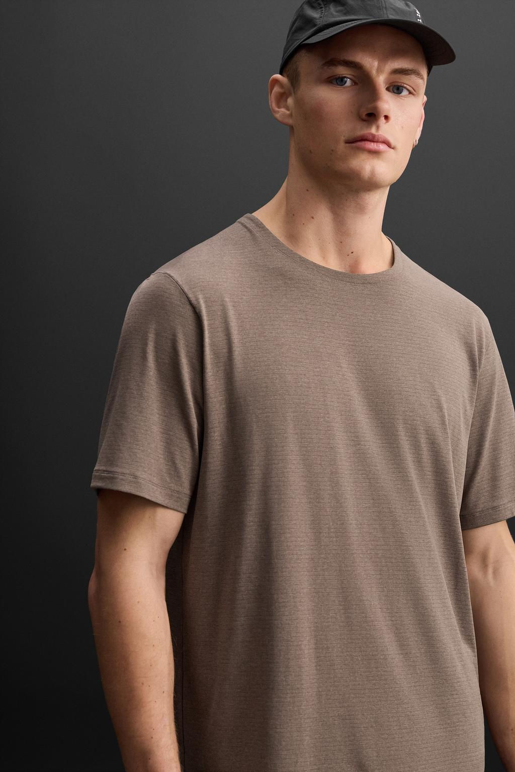 TEXTURED TRAINING T-SHIRT - Zara фото 15
