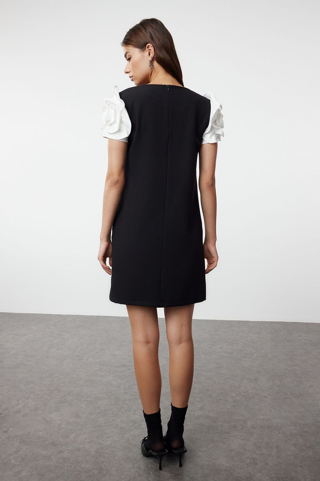 Siyah Gul Detayl? Mini Dokuma Elbise TWOSS24EL01094 - Trendyolmilla фото 7