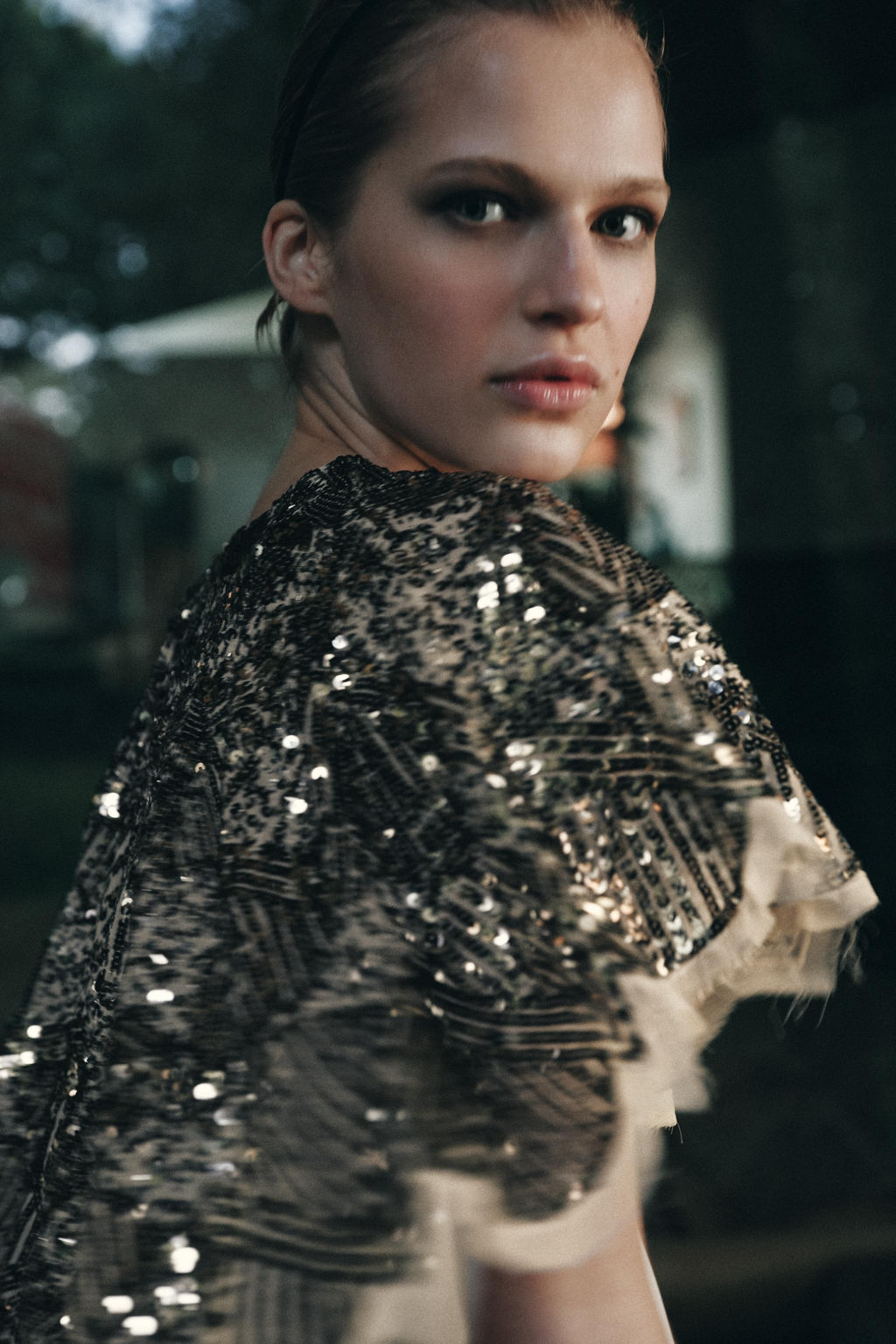 CAPA BORDADOS LENTEJUELAS / Marfil - Zara фото 2