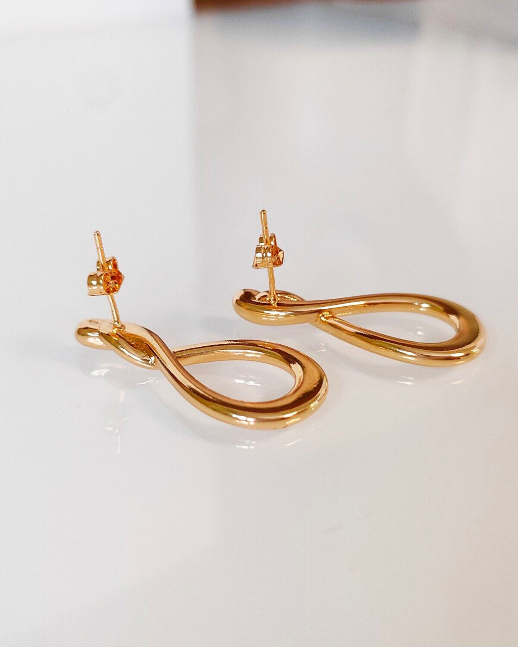 Стильные серьги