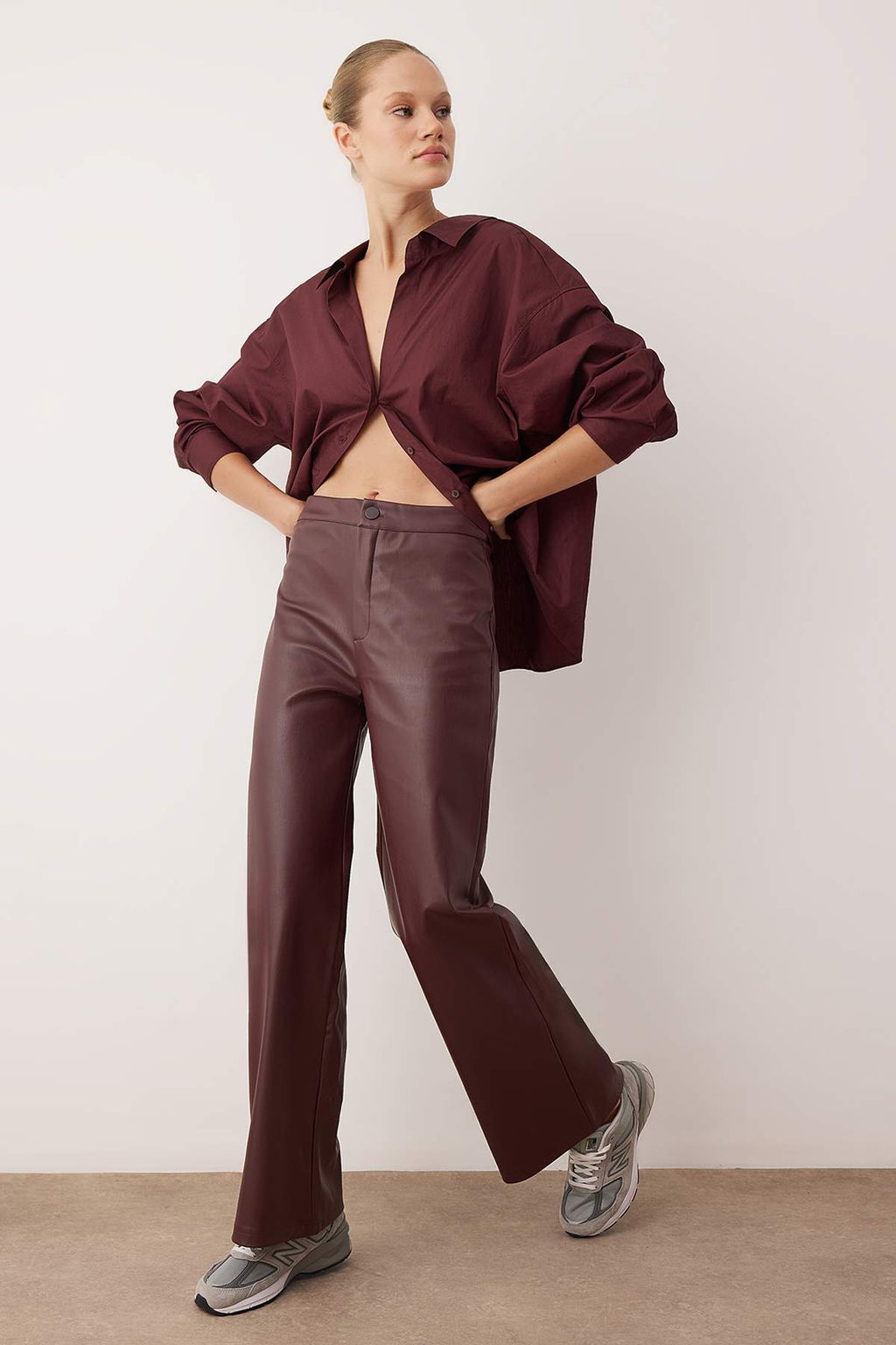 Bordo Suni Deri Wide Leg Cep Detayl? Orme Pantolon TWOAW26PL00096 - Trendyolmilla фото 2