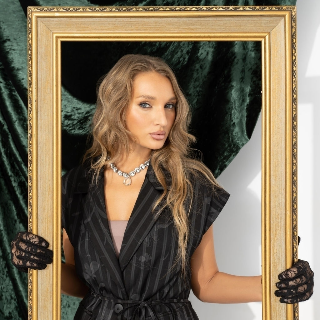 Жилет нарядный на подкладе, Слишком модно (неповторимый) - Charutti фото 9