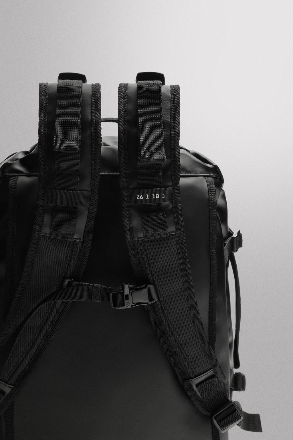 MALETA DEPORTIVA MULTIFUNCI?N 35L / Negro - Zara фото 4