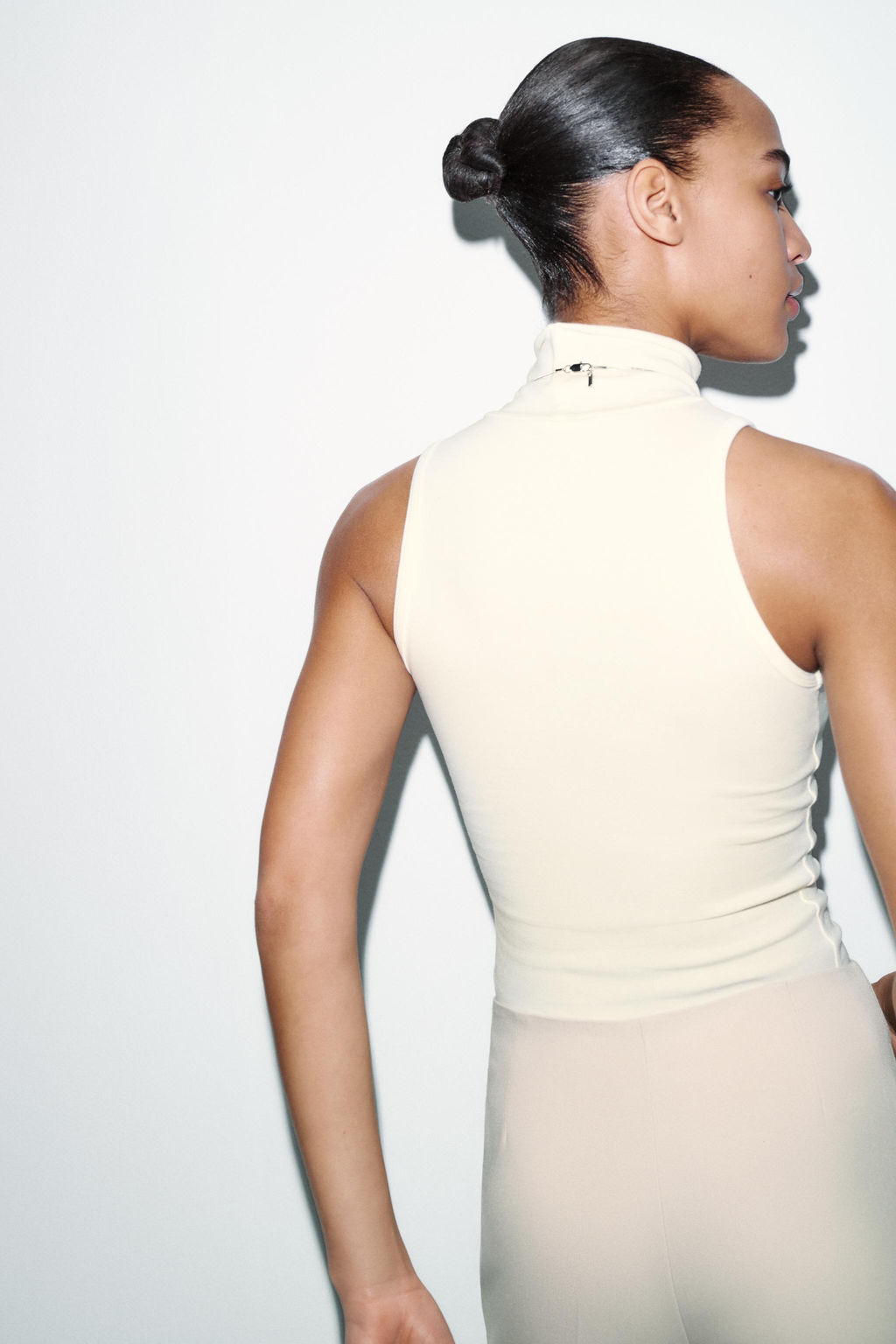 TOP MANGA SISA CUELLO ALTO / Blanco roto - Zara фото 5