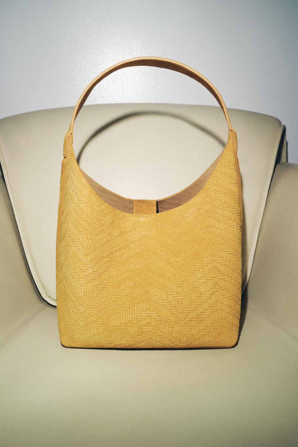 BRAIDED SPLIT SUEDE BAG - Zara фото 4