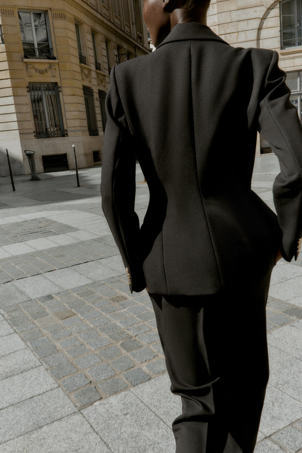 FITTED BLAZER WITH SHOULDER PADS - Zara фото 3