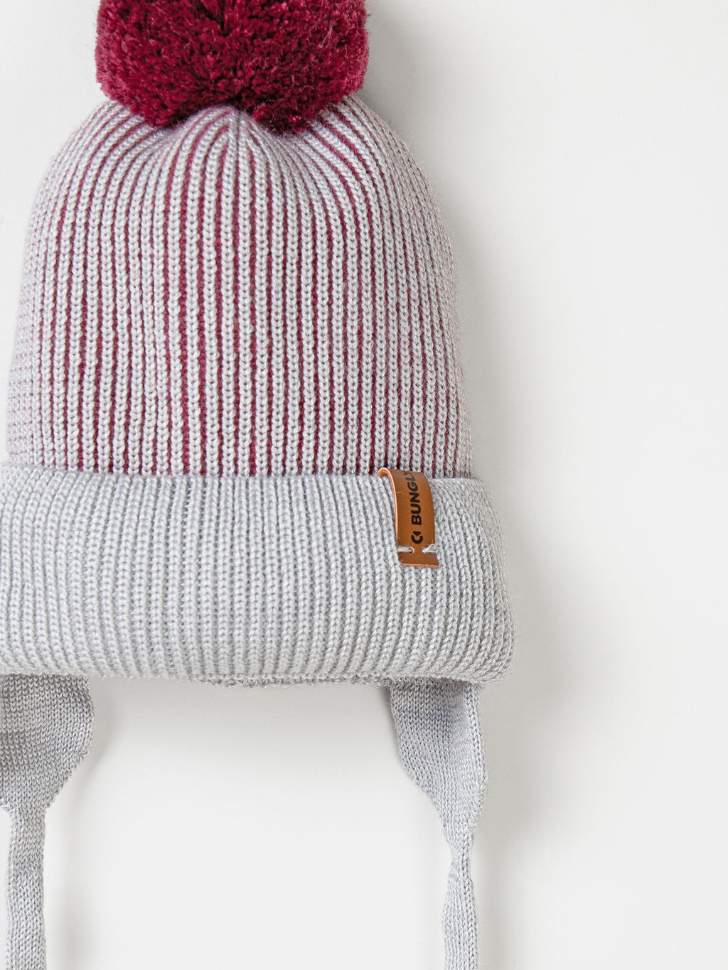 Шапка из смесовой шерсти "Брусника" на завязках