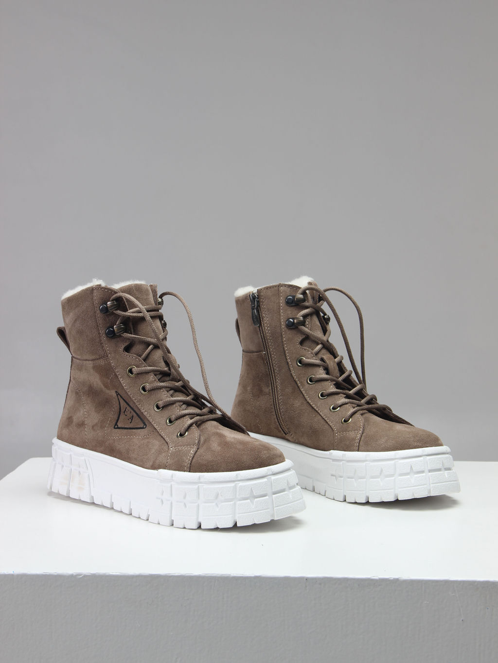 Ботинки 216.212131w. коричневый капучино замша/Шерсть